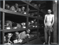 10_Buchenwald_Barak 1945.JPG